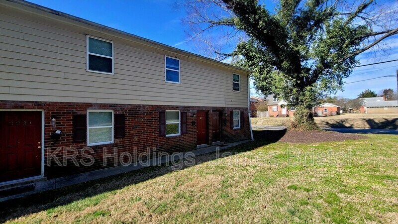 Foto principal - 2219 Williamsburg Rd