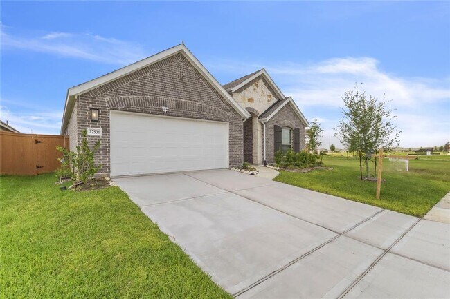 Building Photo - 27531 Clear Breeze Dr