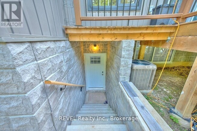 Building Photo - 491 Geneva St