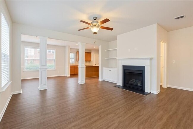 Foto del edificio - 3879 Brockenhurst Dr