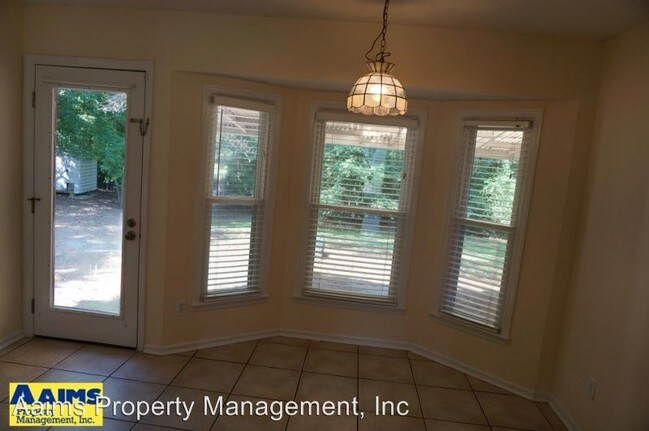 Building Photo - 6917 Bone Creek Dr