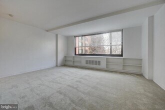 Building Photo - 1011 Arlington Blvd