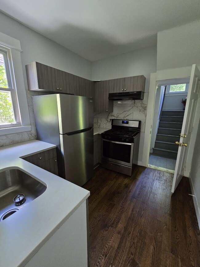 Building Photo - 48 Pardee Pl