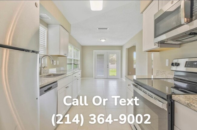 Building Photo - 6715 Precourt Dr