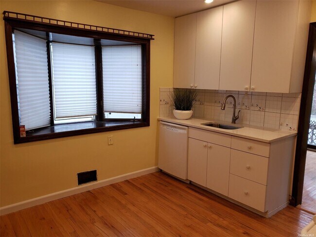 Foto del edificio - 15-40-40 215th St