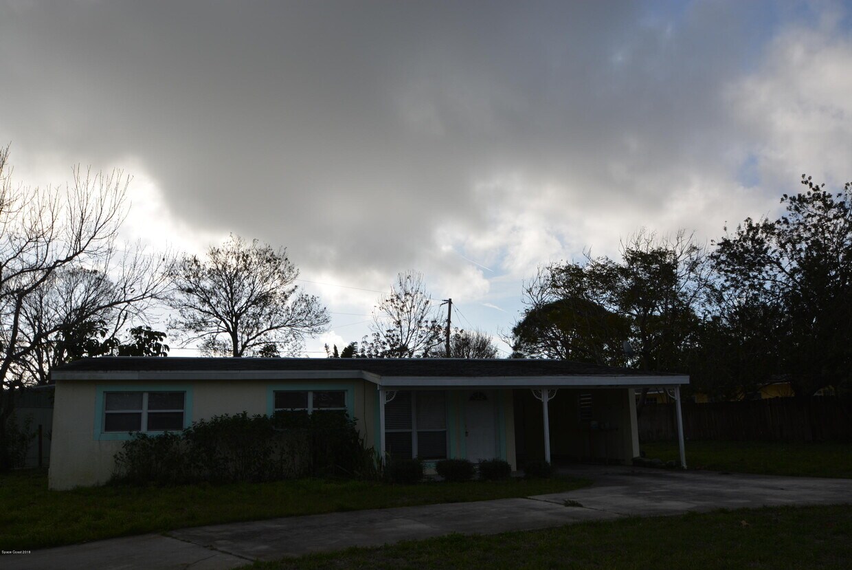 Foto principal - 1953 Harrison Ave