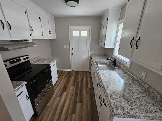 Building Photo - 3801 Water St