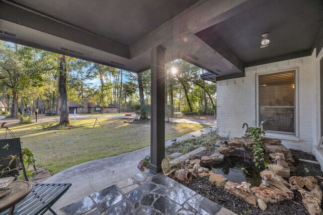 Foto del edificio - 127 Sagewood Dr