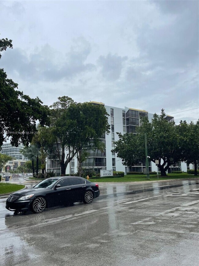 Foto del edificio - 20400 W Country Club Dr