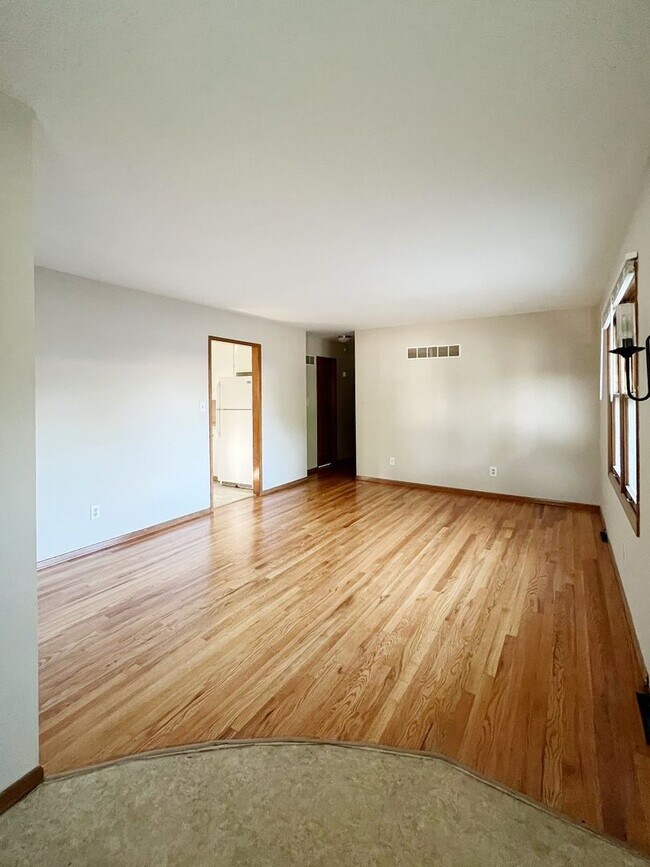 Foto del edificio - COMING SOON: Beautifully Updated Home in t...