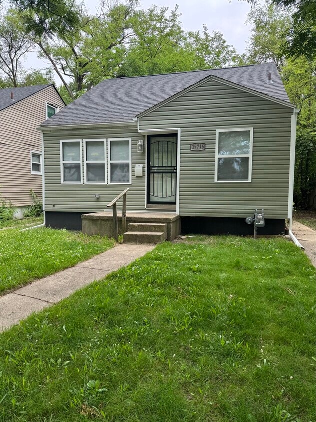 Primary Photo - 19716 Archdale St
