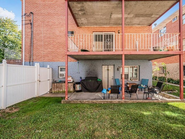 Foto del edificio - 14 Altamont Pl