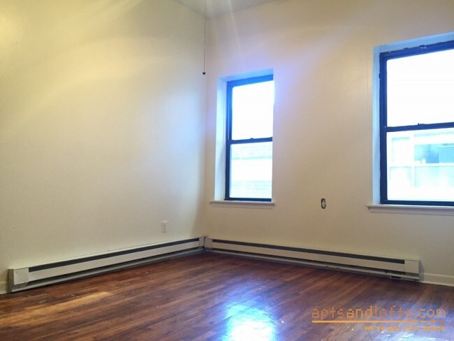 Foto del edificio - 429 W 24th St