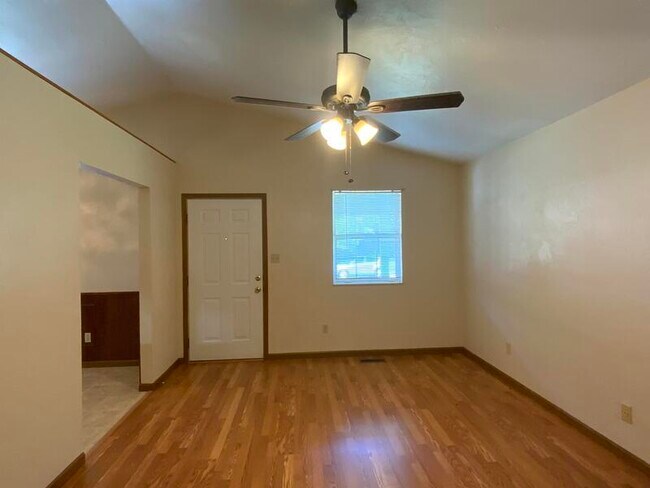 Building Photo - 525a Wood Thrush St