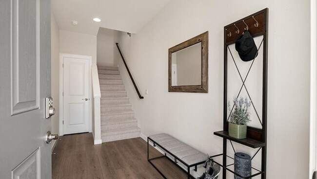 Building Photo - Spacious and Beautifully Landscaped Single...