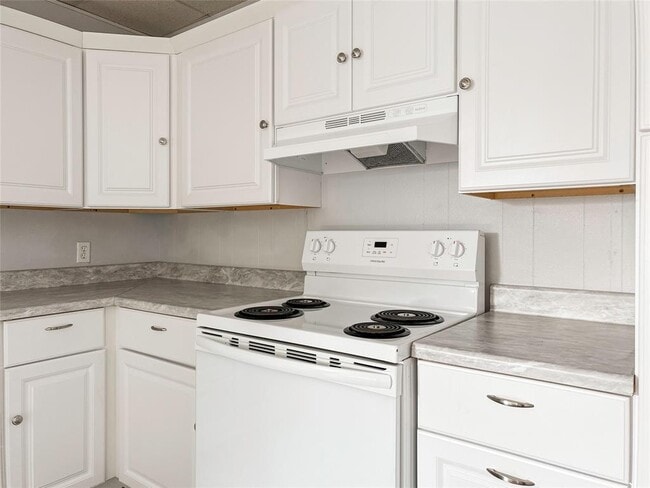 Building Photo - 4615 Heron St