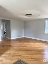 Building Photo - 35 E Oneida St