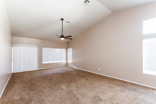 Foto del edificio - 3829 Fall Oaks Ct