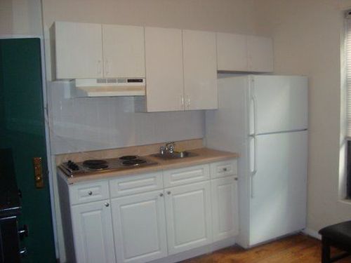 Building Photo - 402 W 50th St