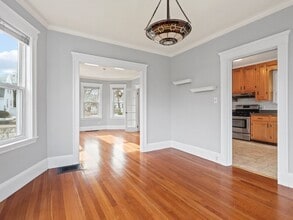 Building Photo - 169 George St