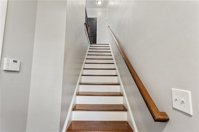 Building Photo - 221 Semel Cir NW