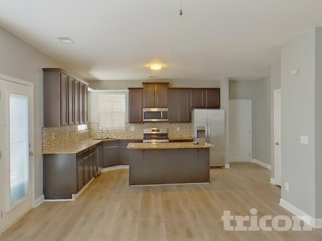 Foto del edificio - 4059 Tarnwood Pl