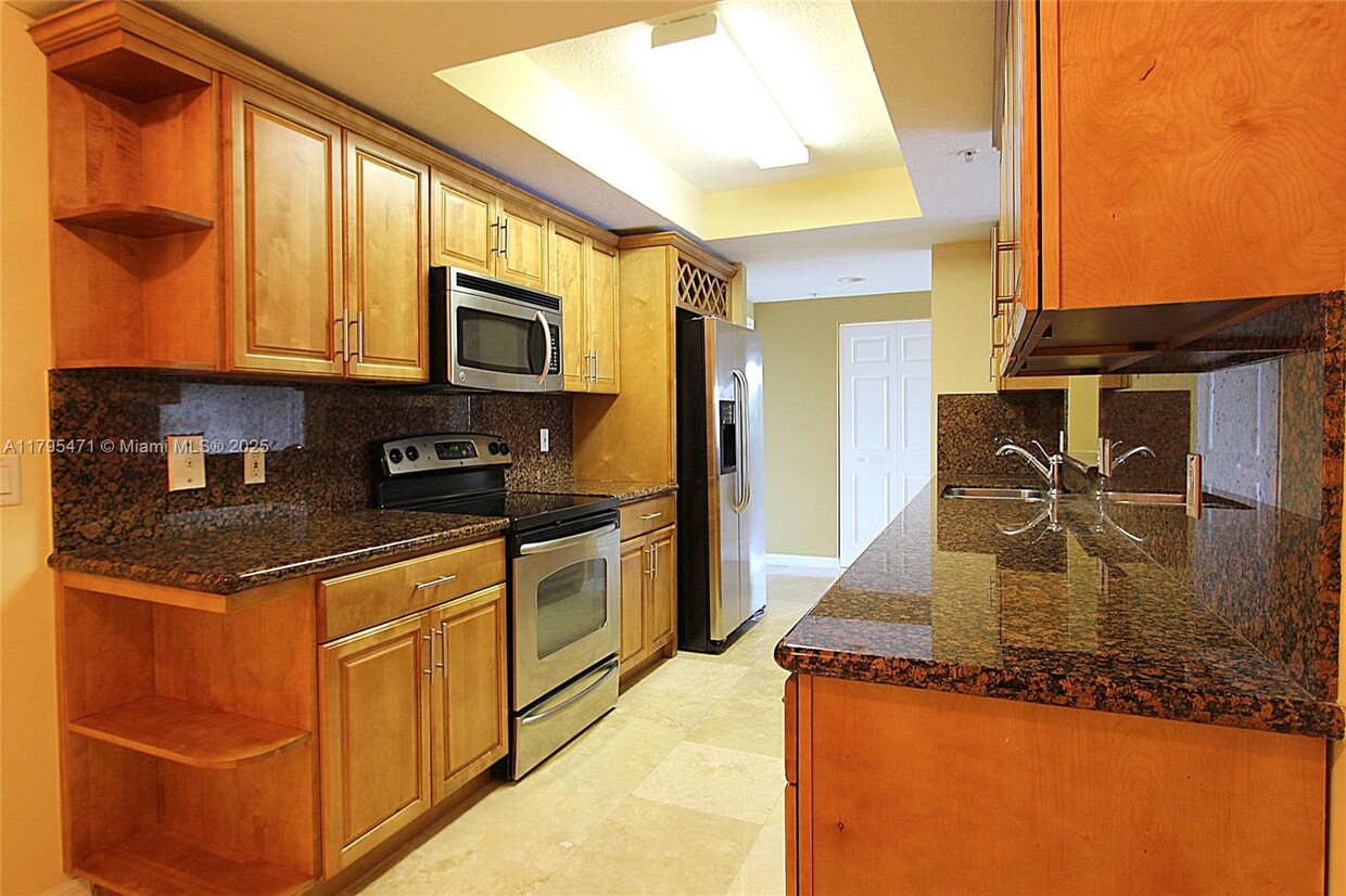 Foto principal - 3530 SW 22nd St