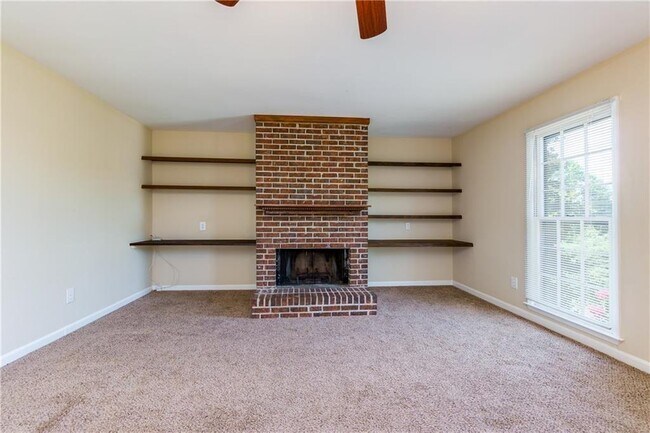 Foto del edificio - 2890 Carrollton Ct
