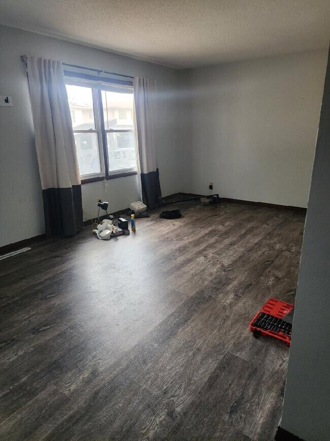 Foto del edificio - 1765 Valley Dr