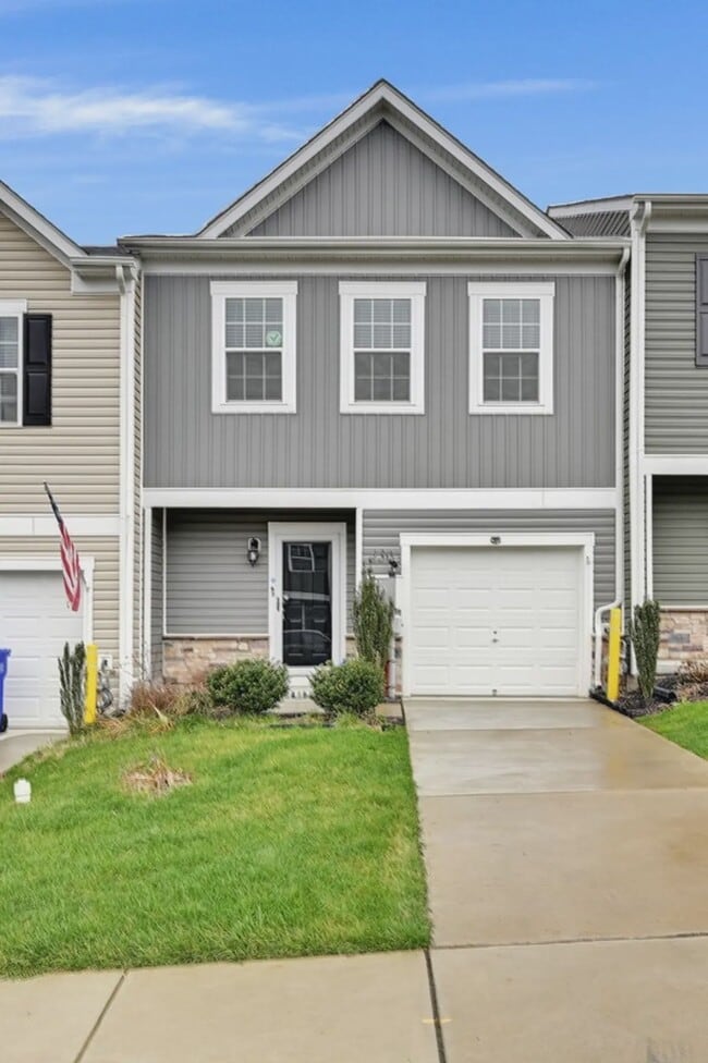 Building Photo - 130 Maple Run Dr
