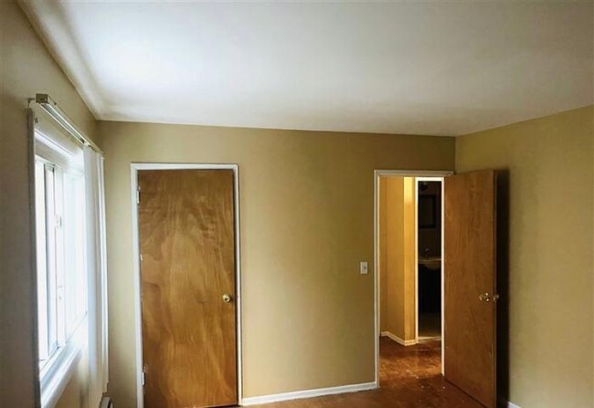 Building Photo - 1 bedroom in CHICAGO IL 60644