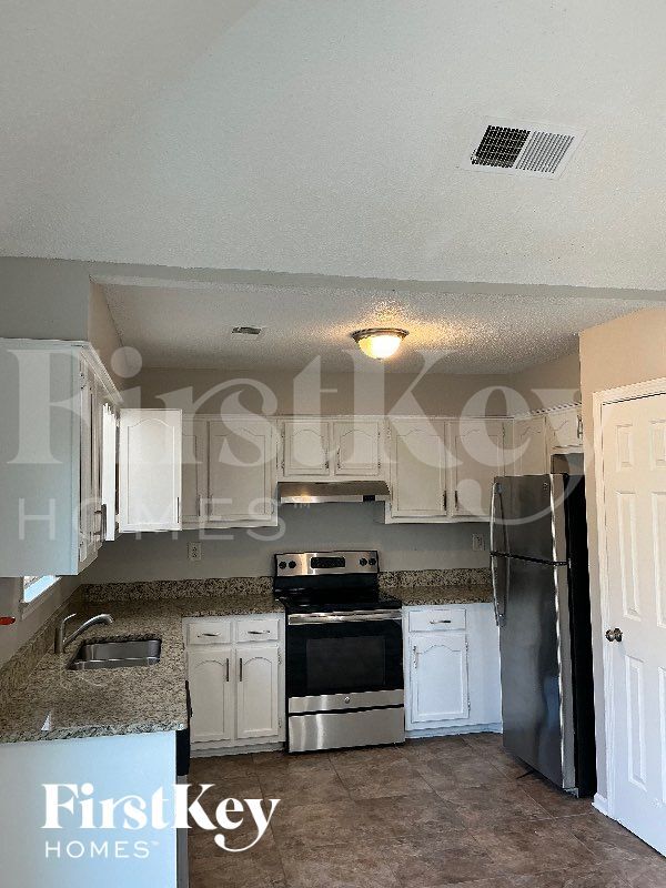 Foto del edificio - 4884 Walden Glen St