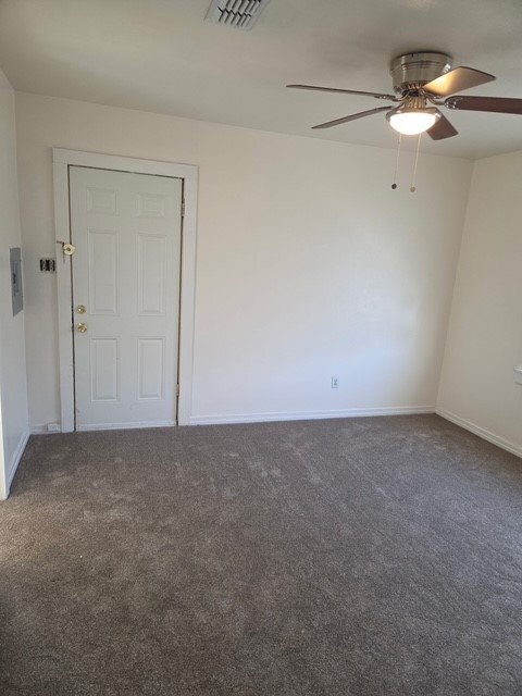 Foto del edificio - 3813 S Washington St