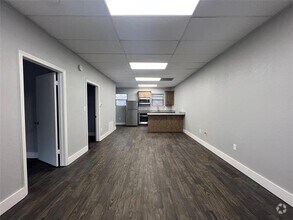 Building Photo - 919 S Carroll Blvd