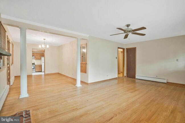 Building Photo - 709 Ellsworth Ave