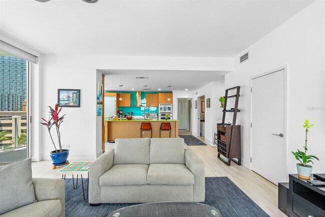 Foto del edificio - 175 1st St S