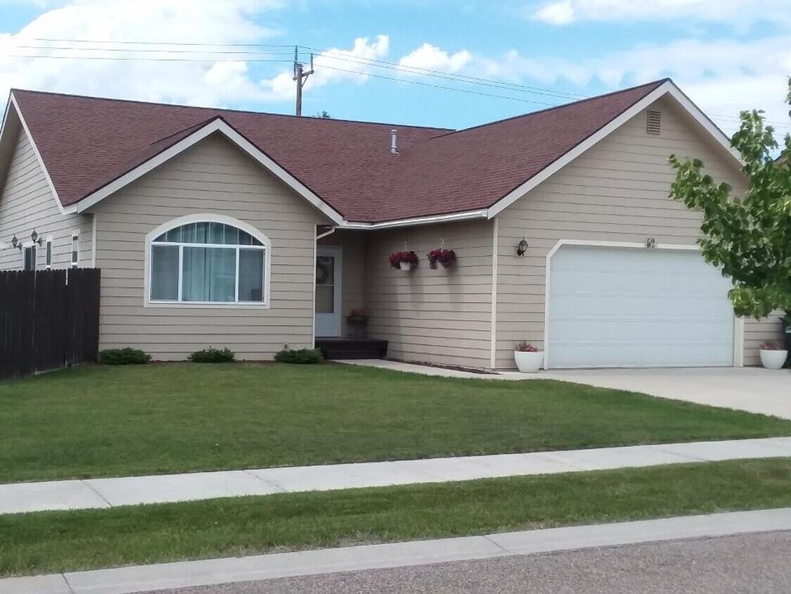 Primary Photo - Charming Kalispell Single Family Home