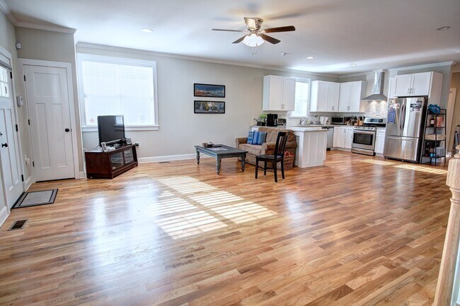 Building Photo - Available April 1st! Two Story Gorgeous 3bd/2.5ba Home 1/2 Mile from Durham Bulls!