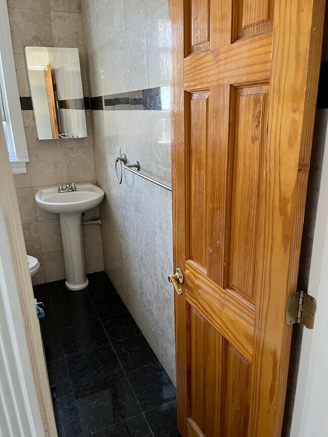 Foto del edificio - 7979 78th Ave