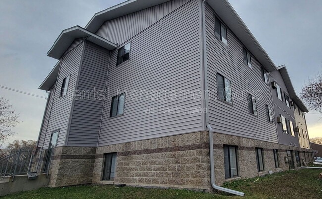 Foto del edificio - 131 Cedar St E