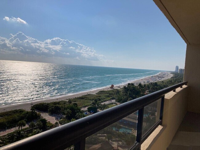 Foto del edificio - 2555 Collins Ave