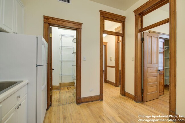Foto del edificio - 1433 N Wells St