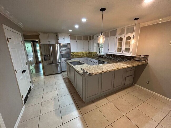 Building Photo - 804 Tulip Poplar Dr