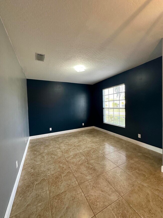 Building Photo - 4010 Caparosa Cir
