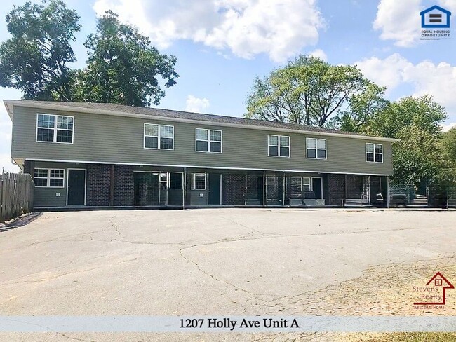 Building Photo - 1207 Holly Ave