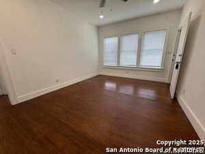 Building Photo - 805 W Summit Ave.