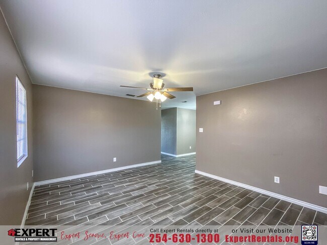 Foto del edificio - 2 bedroom/ 1 bath with one car garage.