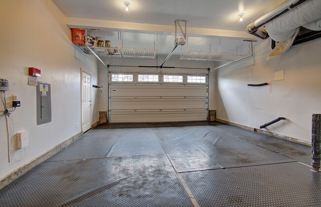 Building Photo - STUNNING CAMAS NORTH HILLS 4 BR, 3.5 BATH HOME~ CAMAS SCHOOLS~ PET FRIENDLY!