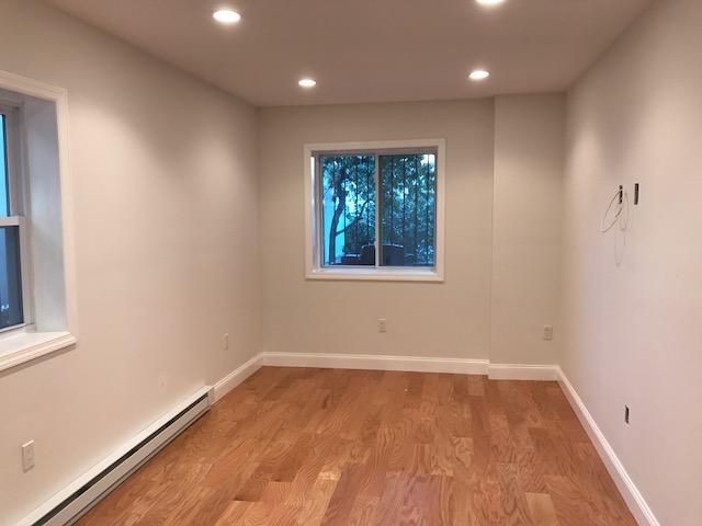 Building Photo - 2228 Hering Ave