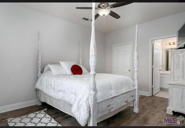Master Bedroom - 5155 Etta St